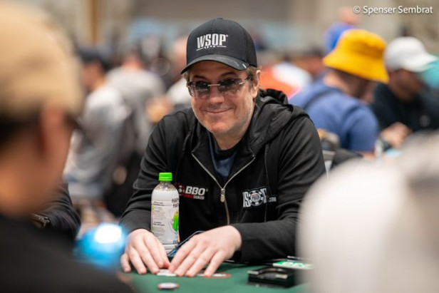 Jaime Gold, Winner of the 2006 Main Event, the previous record-holder for biggest ME field and prize pool, bagged chips for Day 3