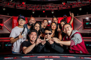 Kang Hyun Lee with his Edmonton crew after winning Event #92