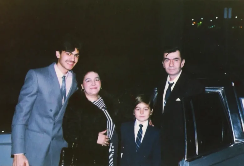 Young Daniel Negreanu with his family in Canada.