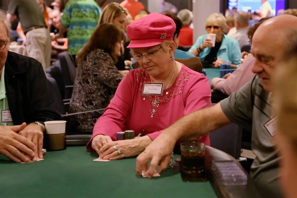 Susie Isaacs playing poker