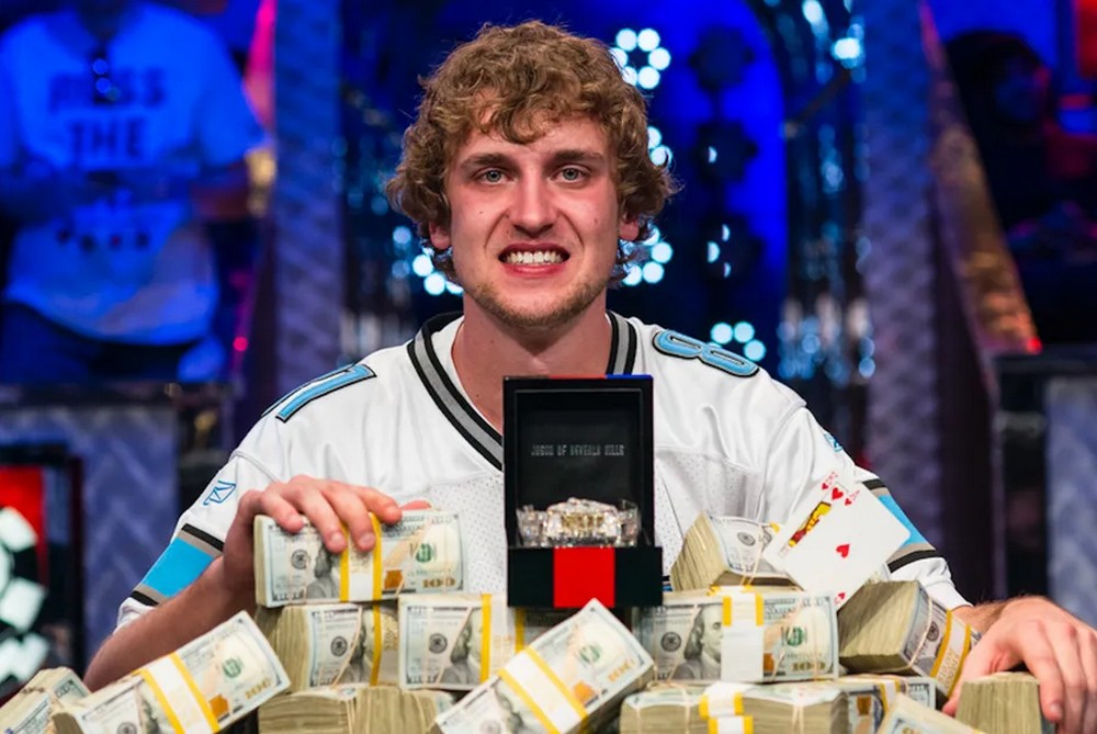 Ryan Riess with WSOP bracelet