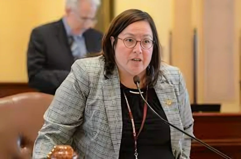 Illinois Online Poker Senator Cristina Castro