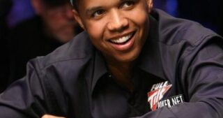 Phil Ivey smiling