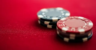 red poker chips